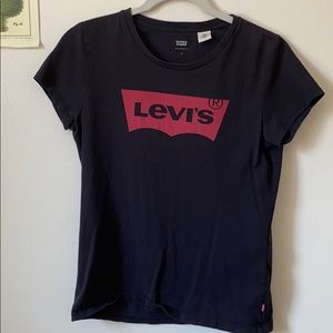 black & red levi’s shirt